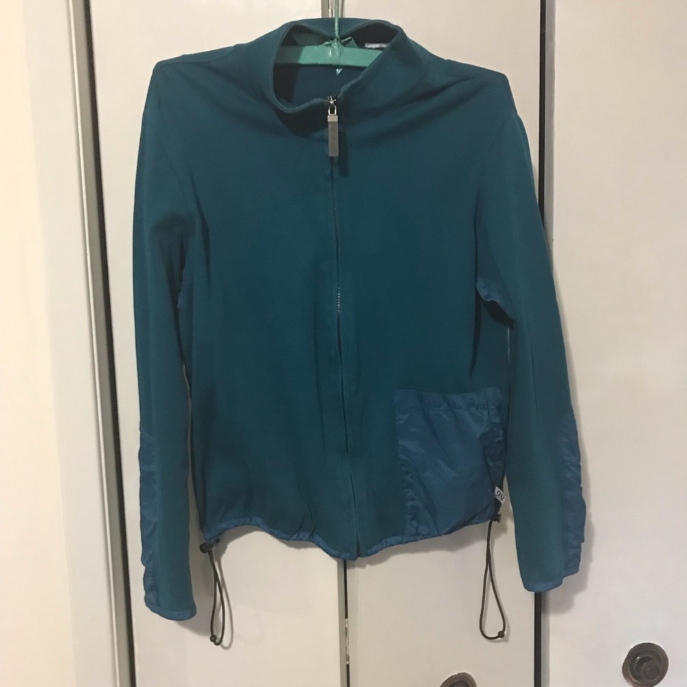 R & R Sport Ladies Activewear Top Size Medium $5.00 AS AN ADD ON